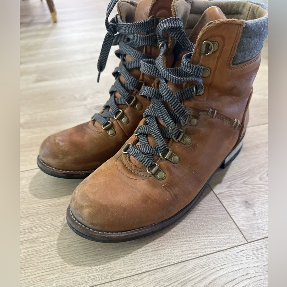 Kodiak Tan and Gray Waterproof Boots